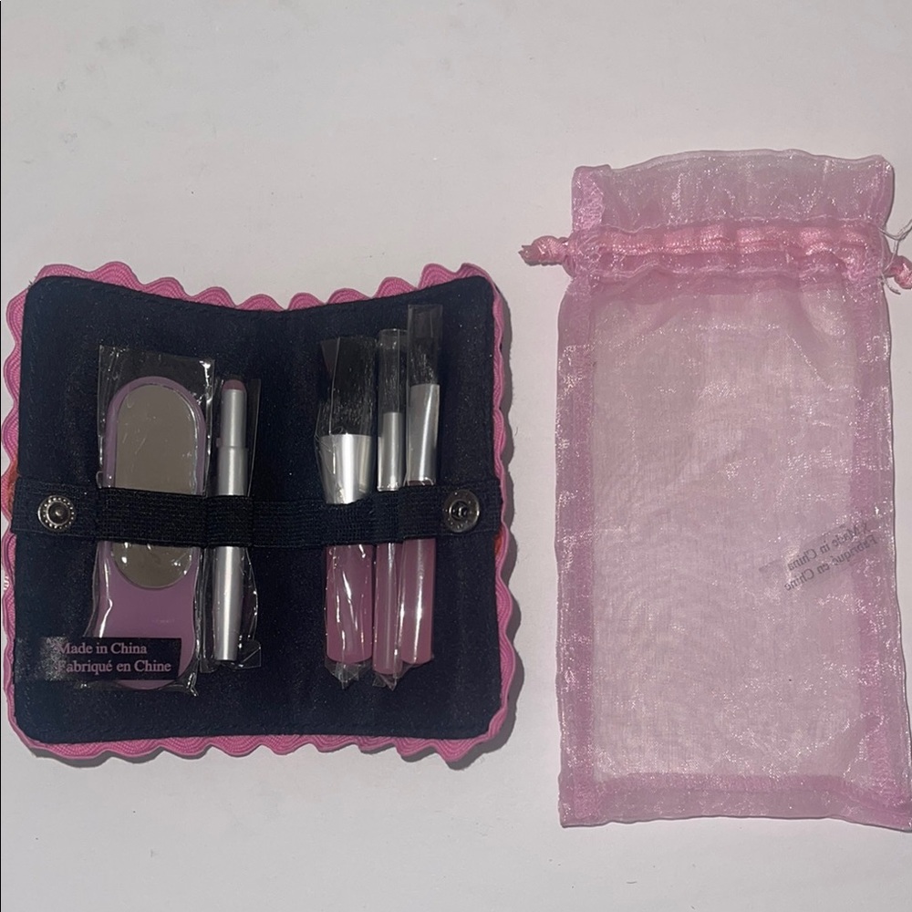New Mary Kay Pink Mini Makeup Brush Set with Case